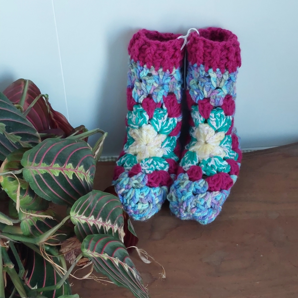 Girls Crochet Slippers, Handmade Granny Squares, 8–12 Years, Colorful Cozy